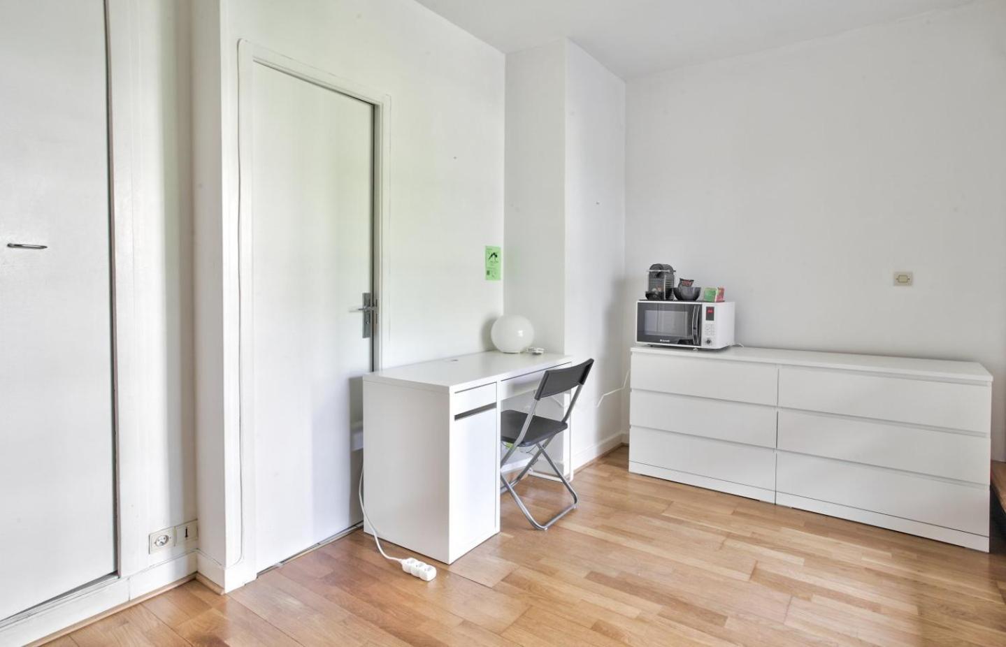 Apartment Charmant Studio, Central *